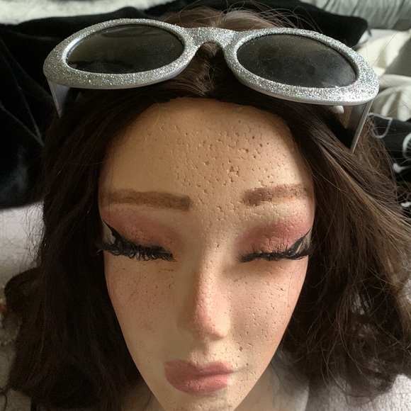 Silver Glitter Clout Goggles - Picture 3 of 3